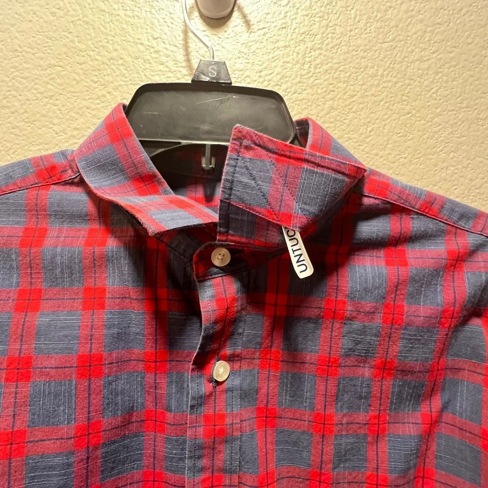 UNTUCKit Men CARMENENT 40209 Medium Long Sleeve Button Down Red Blue Plaid Shirt